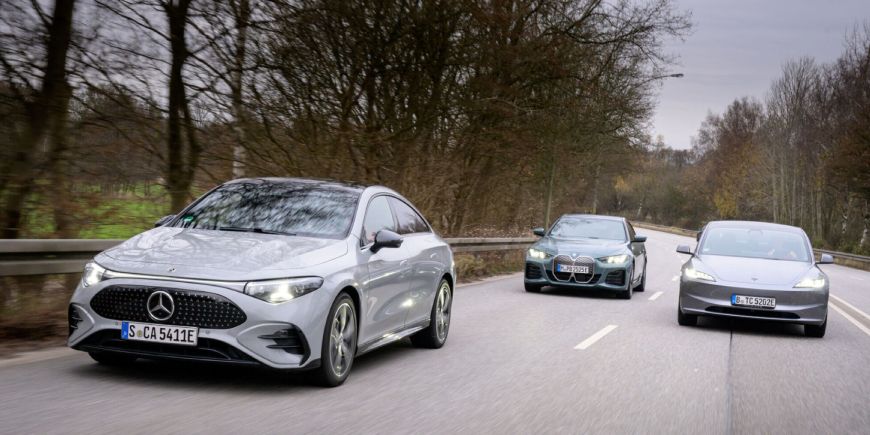 مقایسه هوشمندی مرسدس بنز، تسلا و بی ام و